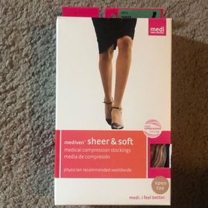 Mediven medical compression stockings 20-30 open toe pantyhose 39605